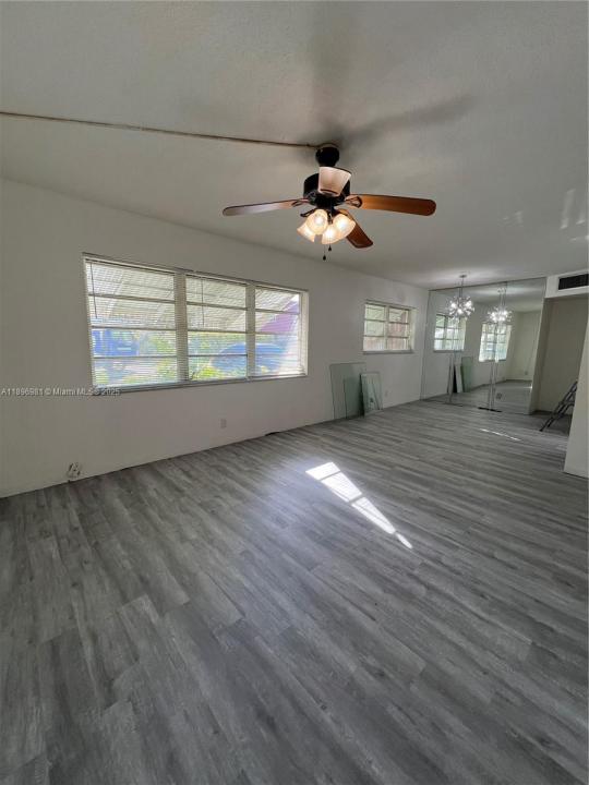 1701 NW 46th Ave 102, Lauderhill, Flórida 33313, Estados Unidos