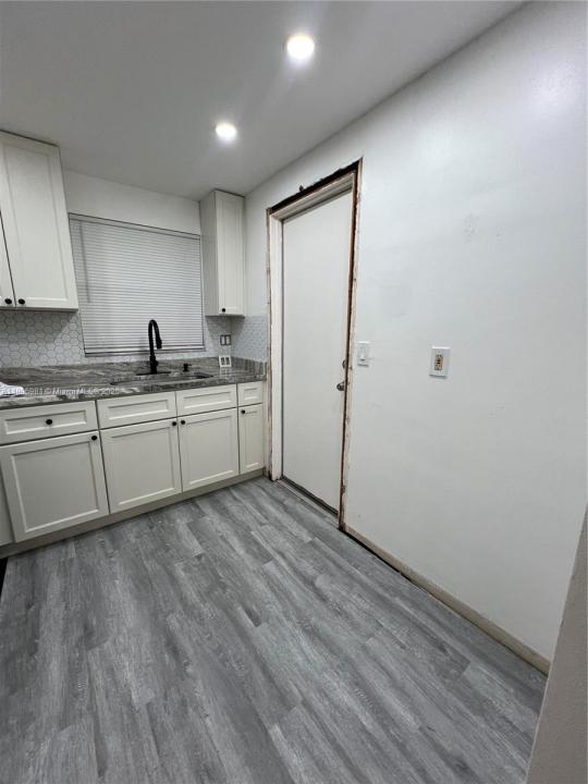 1701 NW 46th Ave 102, Lauderhill, Flórida 33313, Estados Unidos