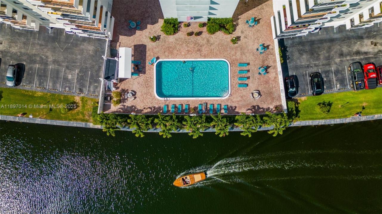 401 Golden Isles Dr 304, Hallandale Beach, 佛羅里達州 33009, 美國