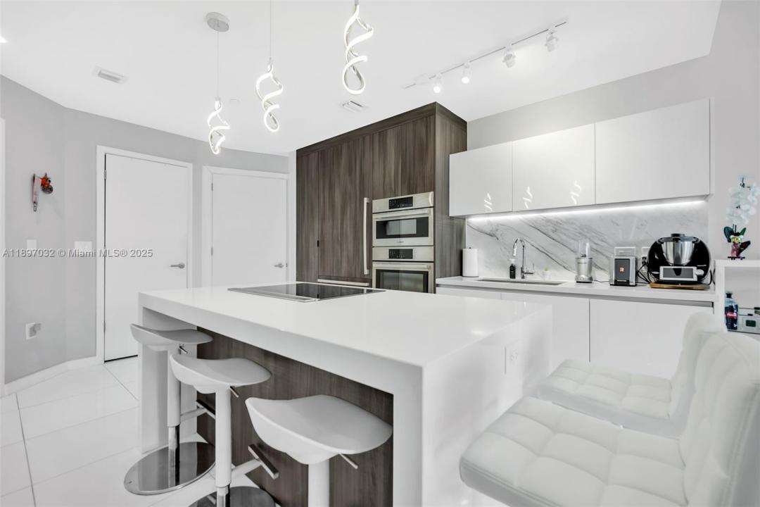 851 NE 1st Ave 806, Miami, Florida 33132, Estados Unidos