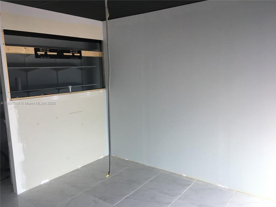7601 E Treasure Dr CU-10, North Bay Village, Florida 33141