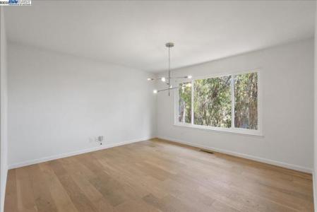 Mattis Ct, Oakland, كاليفورنيا 94619, الولايات المتحدة