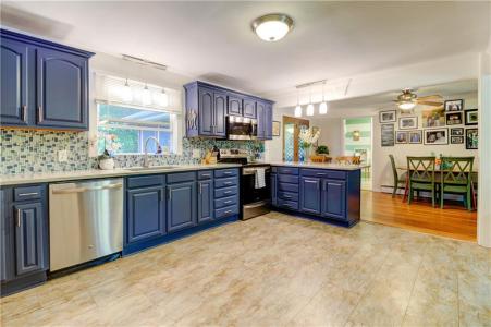 11 Golden Boulevard, North Smithfield, Rhode Island 02896, Estados Unidos