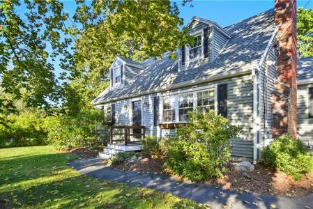 621 Seven Mile Road, Cranston, RI 02831, USA