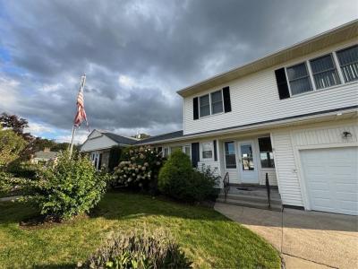 13 Ivanhoe Street, Johnston, RI 02919, USA