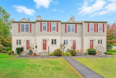 152 Fairway Drive, Coventry, RI 02816, USA