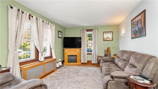 224 Palace Avenue, Warwick, Rhode Island 02886, USA