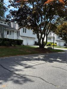 11 College Hill Road 5B, Warwick, Rhode Island 02886, USA