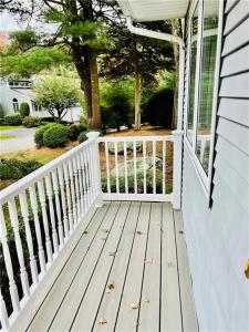 11 College Hill Road 5B, Warwick, Rhode Island 02886, USA