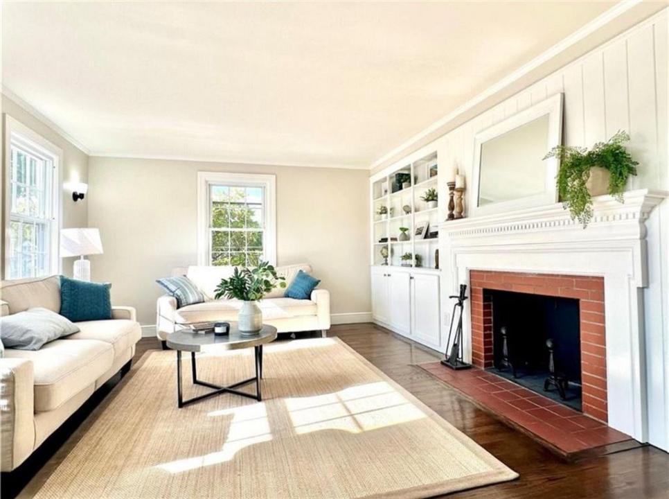 426 Metacom Avenue 1, Bristol, Rhode Island 02809, HOA KỲ