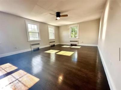 426 Metacom Avenue 2, Bristol, RI 02809, USA