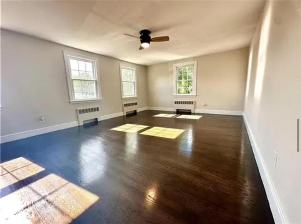 426 Metacom Avenue 2, Bristol, Rhode Island 02809, HOA KỲ