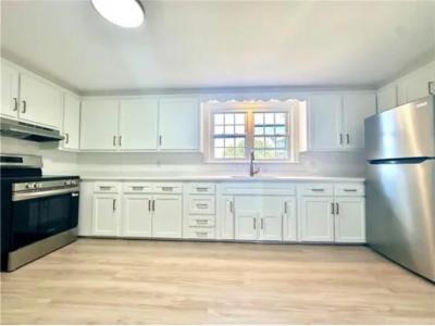 426 Metacom Avenue 2, Bristol, Rhode Island 02809, HOA KỲ