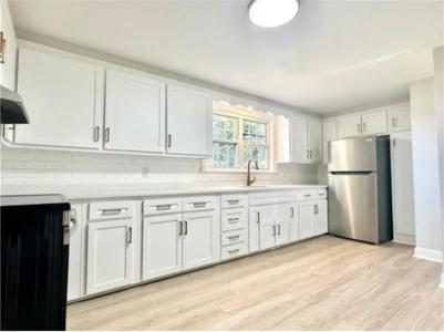 426 Metacom Avenue 2, Bristol, Rhode Island 02809, HOA KỲ