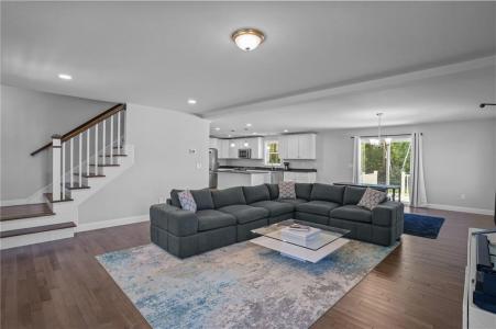 67 Oak Tree Avenue, Варвик, Род Айленд 02886, Соединенные Штаты