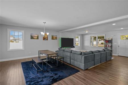 67 Oak Tree Avenue, Варвик, Род Айленд 02886, Соединенные Штаты