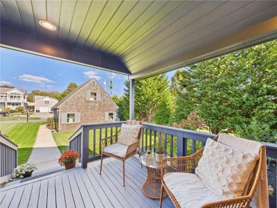 76 Hartford Avenue, South Kingstown, Rhode Island 02879, USA