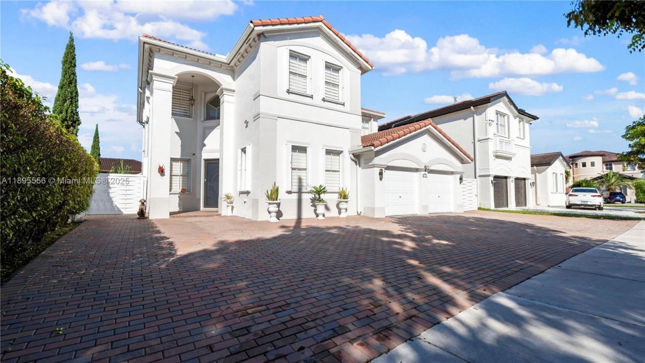 17994 NW 87th Pl, Hialeah, Florida 33018