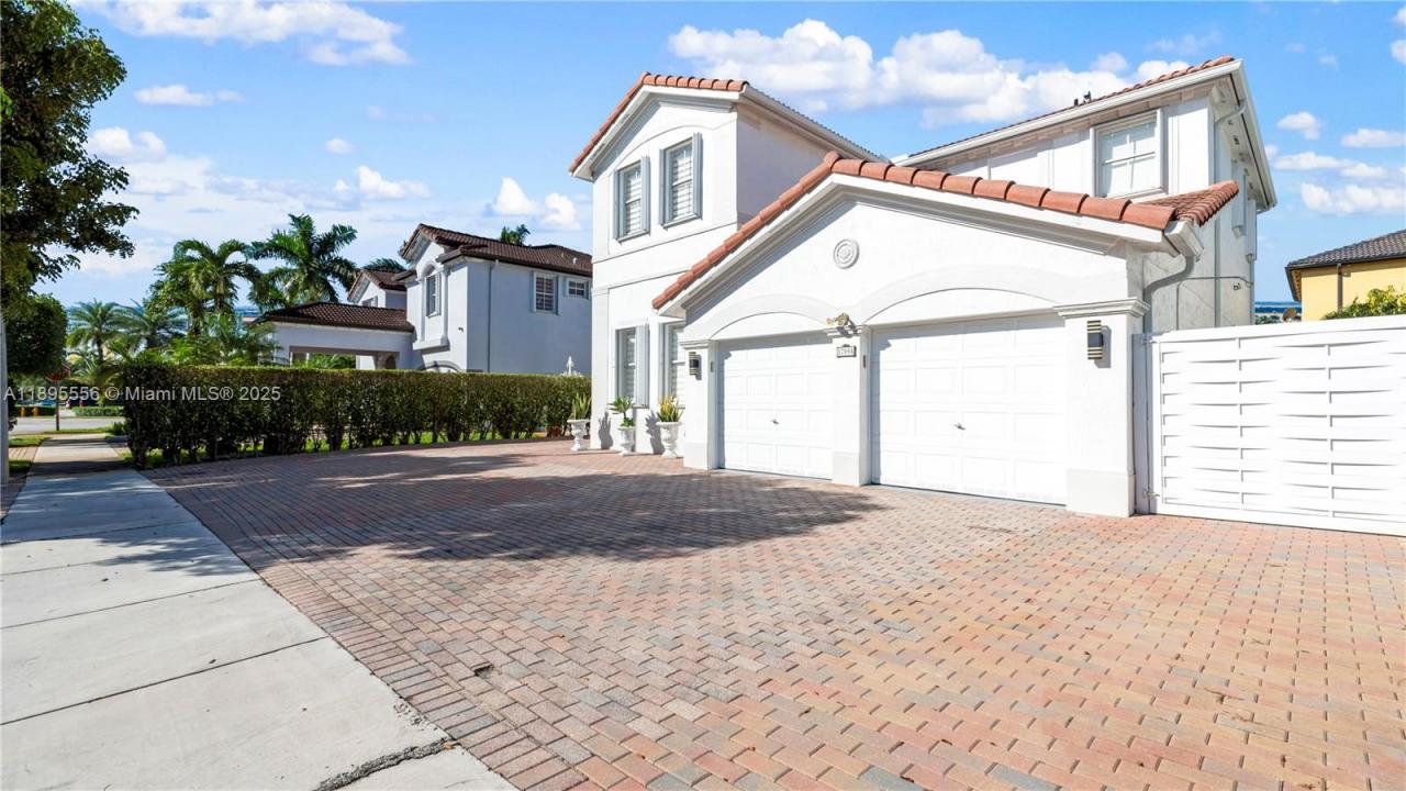 17994 NW 87th Pl, Hialeah, Florida 33018