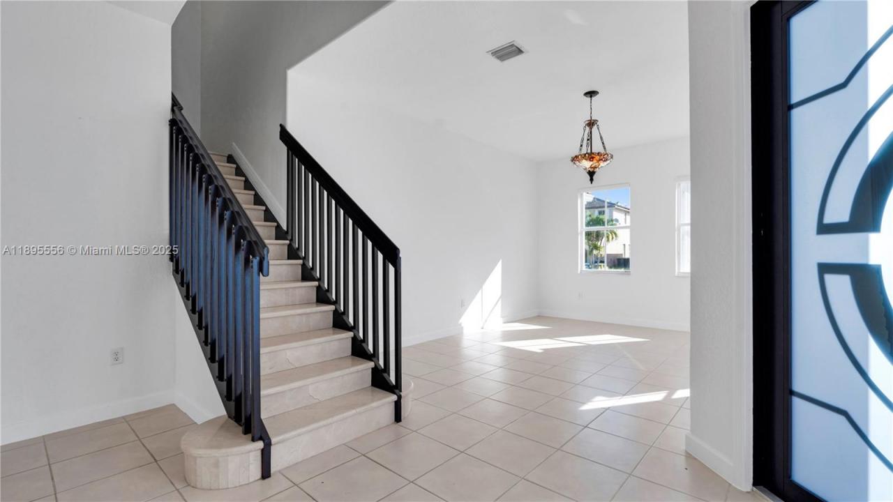 17994 NW 87th Pl, Hialeah, Florida 33018