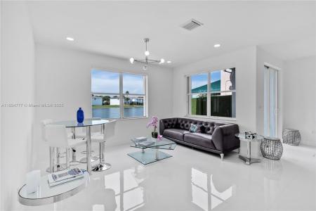 6644 NW 107th Pl, Doral, Florida 33178, USA