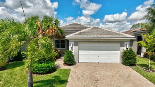 11650 SW Moon River Way, Port Saint Lucie, Florida 34987