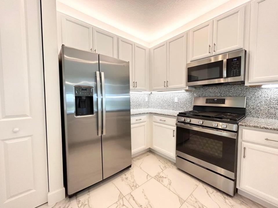 11650 SW Moon River Way, Port Saint Lucie, Florida 34987