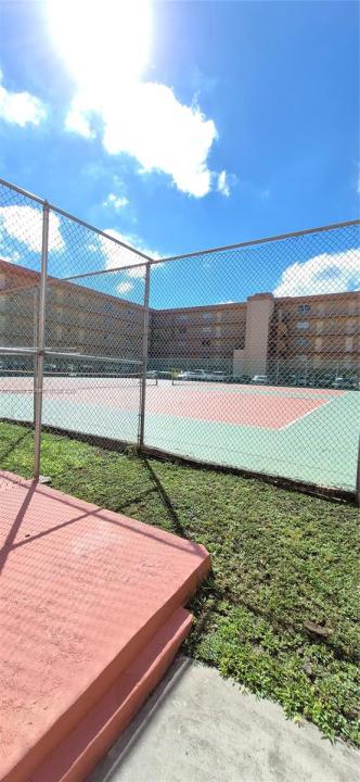 1850 W 56 2410, Hialeah, 佛罗里达州 33012, 美国