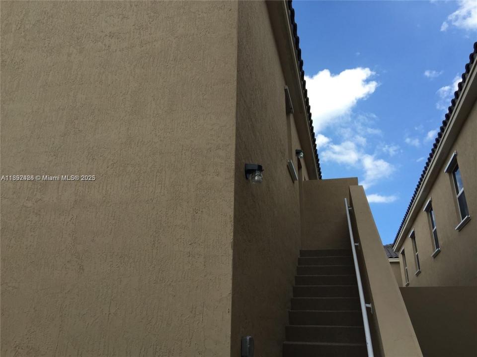 17105 SW 96th St Studio, Miami, Florida 33196, Stati Uniti