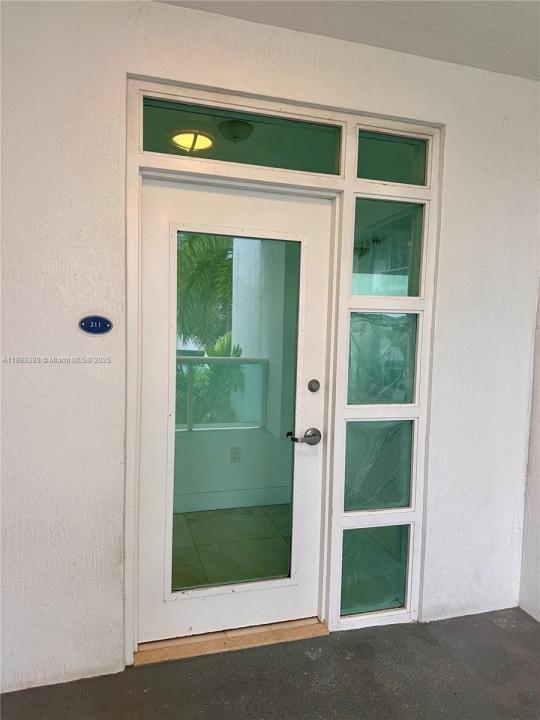 7918 Harbor Island Dr 311, North Bay Village, Florida 33141, USA