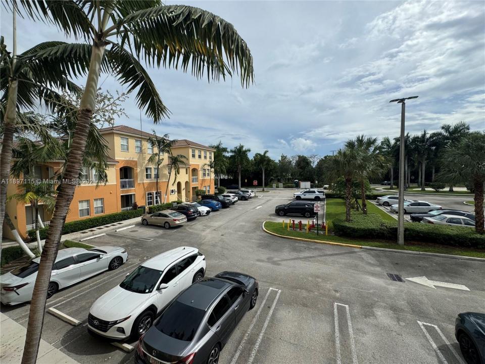 10012 NW 7th St 208, Miami, Florida 33172, Amerika Birleşik Devletleri