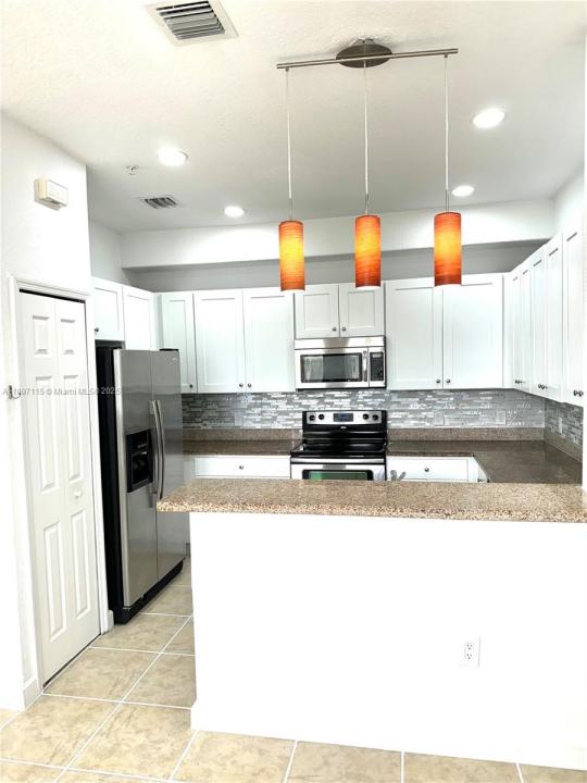 10012 NW 7th St 208, Miami, Florida 33172, Amerika Birleşik Devletleri