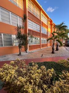1591 NE Miami Gardens Dr 107, Miami, Florida 33179, USA