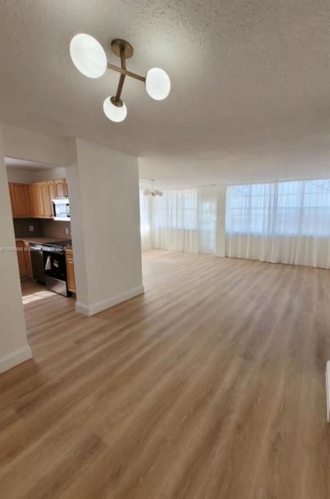 2025 NE 164th St 816, North Miami Beach, Florida 33162, USA