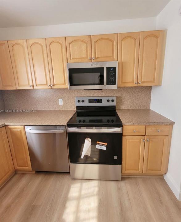 2025 NE 164th St 816, North Miami Beach, Florida 33162, USA