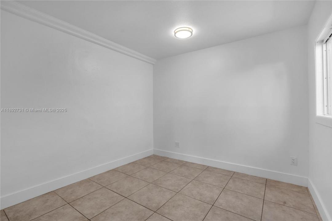 4111 SW 33rd St B, West Park, Florida 33023, Amerika Birleşik Devletleri