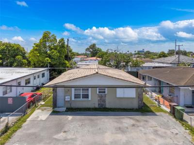 4776 E 10th Ave 4778, Hialeah, Florida 33013, USA