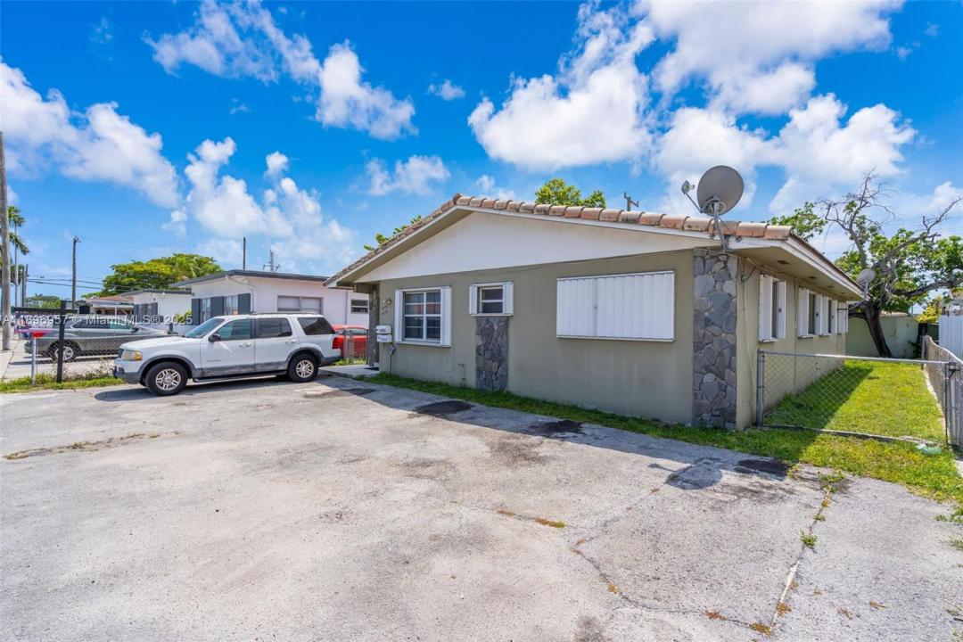 4776 E 10th Ave 4778, Hialeah, Florida 33013, Estados Unidos