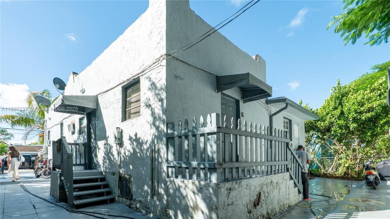 1177 NW 30th St, Miami, Florida 33127, HOA KỲ