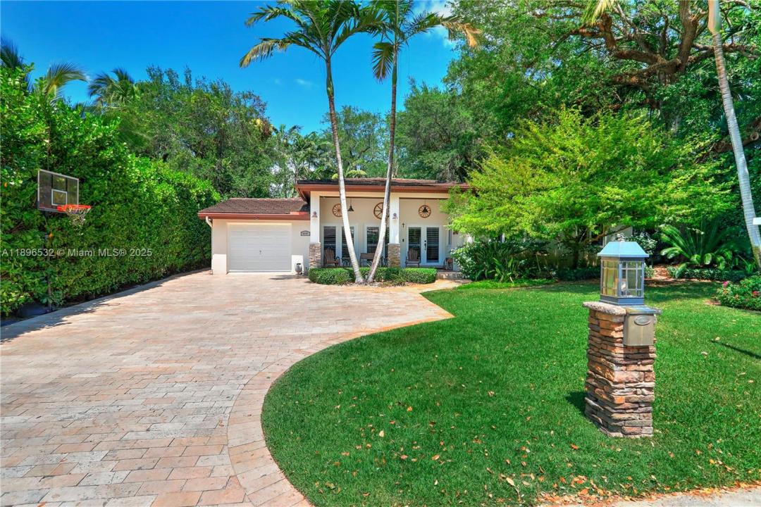 6461 SW 74th St, South Miami, Floryda 33143, USA