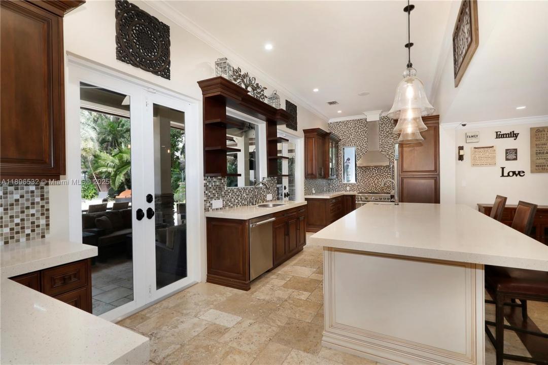 6461 SW 74th St, South Miami, Floryda 33143, USA