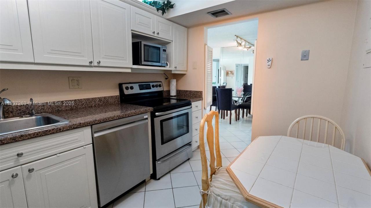 3701 N Country Club Dr 606, Aventura, Florida 33180, Estados Unidos