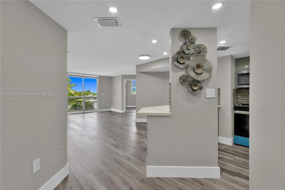 5880 Collins Ave 403, Miami Beach, Florida 33140, HOA KỲ