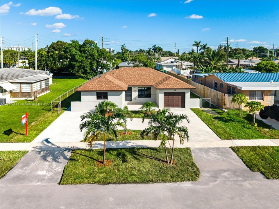 205 SE 3rd St, Dania Beach, Florida 33004