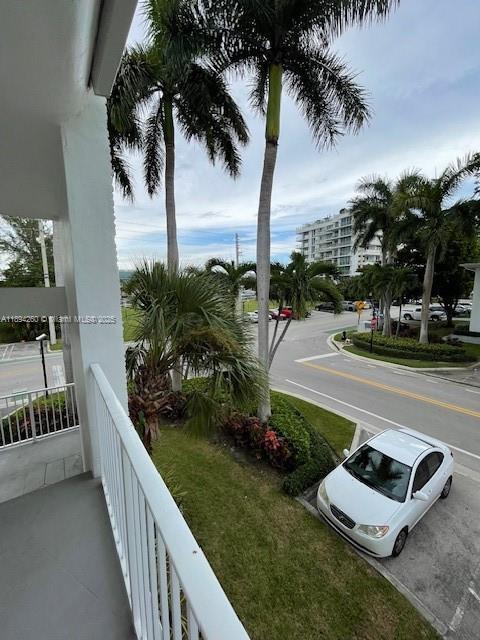 9300 E Bay Harbor Dr 201, Bay Harbor Islands, Florida 33154, Stati Uniti