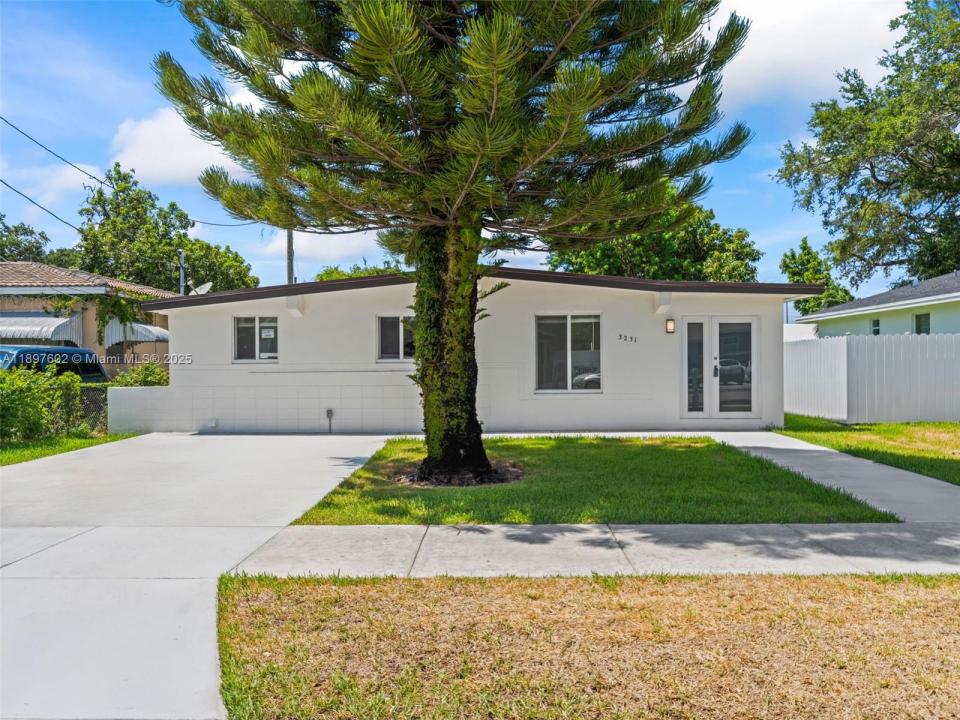 3231 NW 48th Ter, Miami, Флорида 33142, Соединенные Штаты