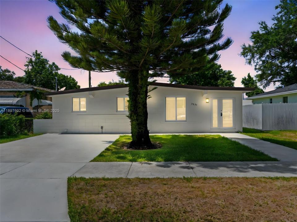 3231 NW 48th Ter, Miami, Флорида 33142, Соединенные Штаты