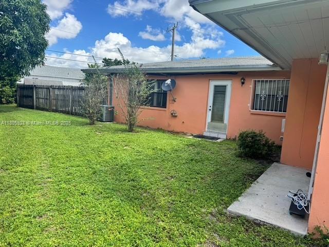 2343 NW 28th St #1-2, Oakland Park, Floride 33311, États-Unis