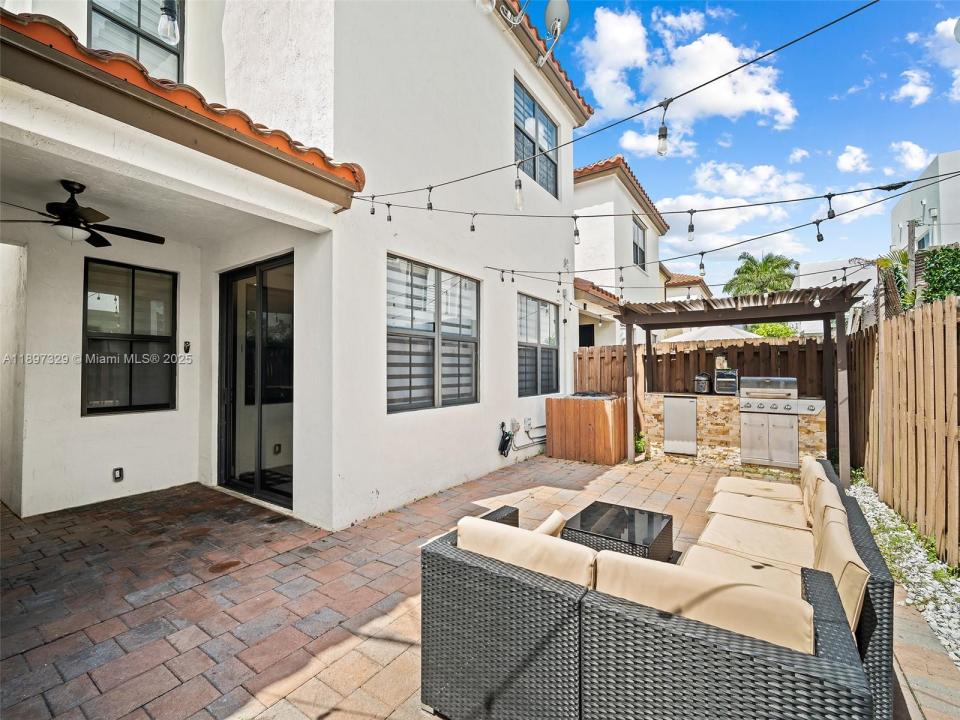 10343 NW 70th Ln 7, Doral, Florida 33178