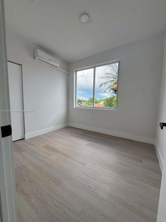 2425 SW 6th St 5A, Miami, Flórida 33135, Estados Unidos